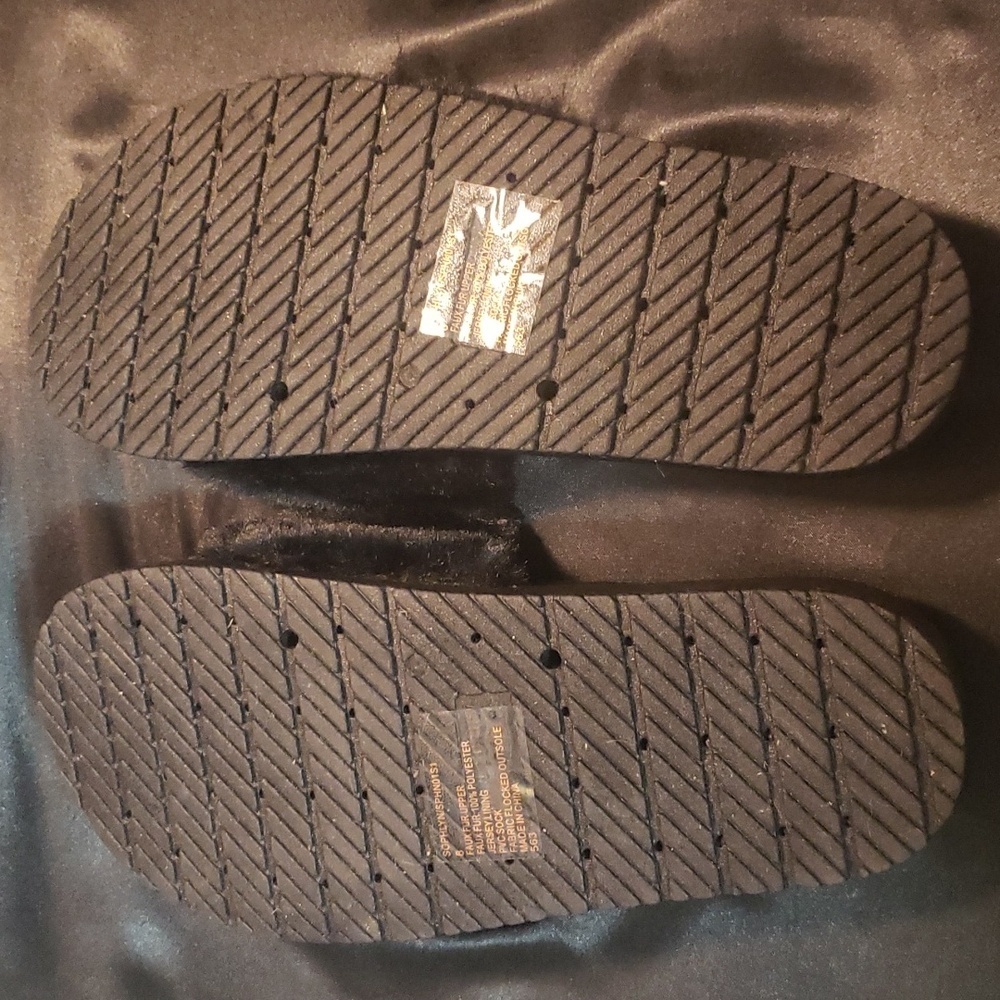 Steve Madden Black Faux Fur Plush Slides - Picture 5 of 5